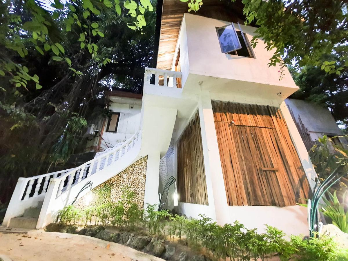Cocoloco Beach Resort Manoc-Manoc Exterior photo
