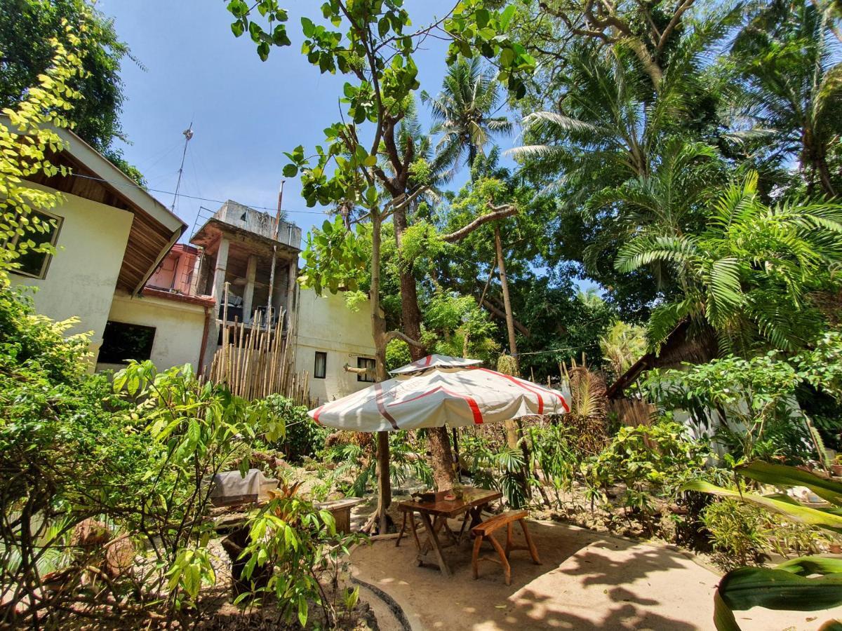 Cocoloco Beach Resort Manoc-Manoc Exterior photo