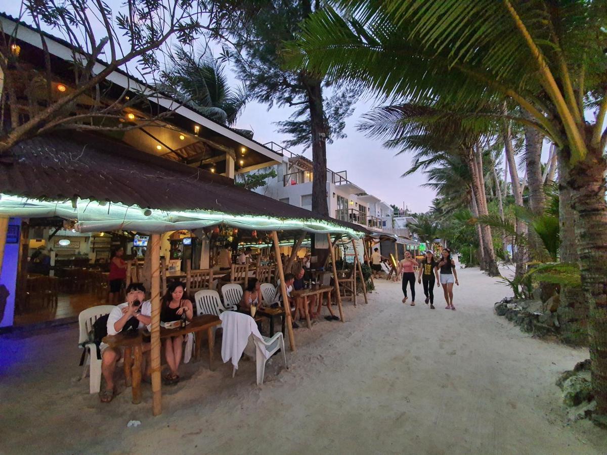 Cocoloco Beach Resort Manoc-Manoc Exterior photo